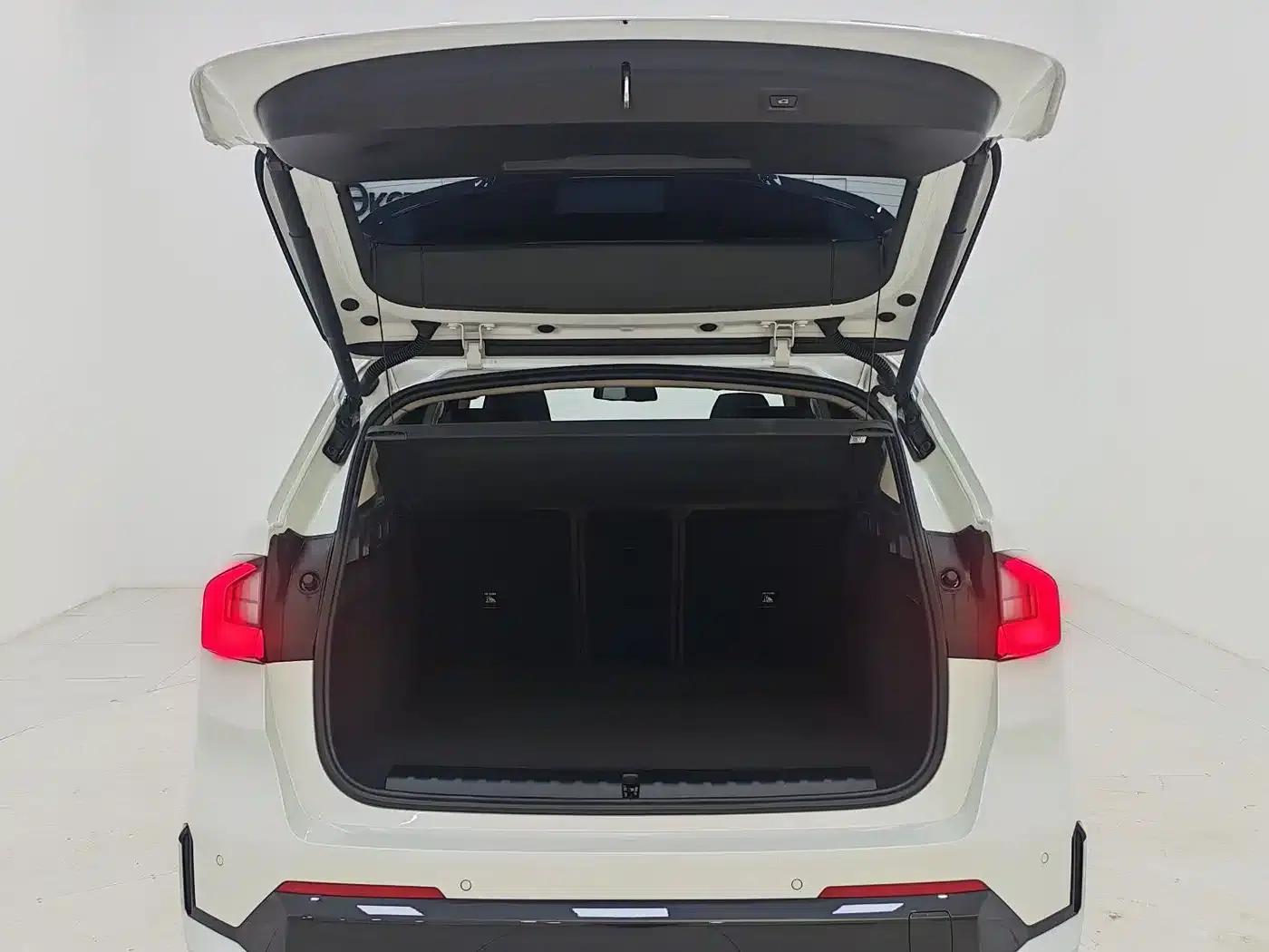 2023 BMW X1 sDrive20Li X Design Package — миниатюра 16