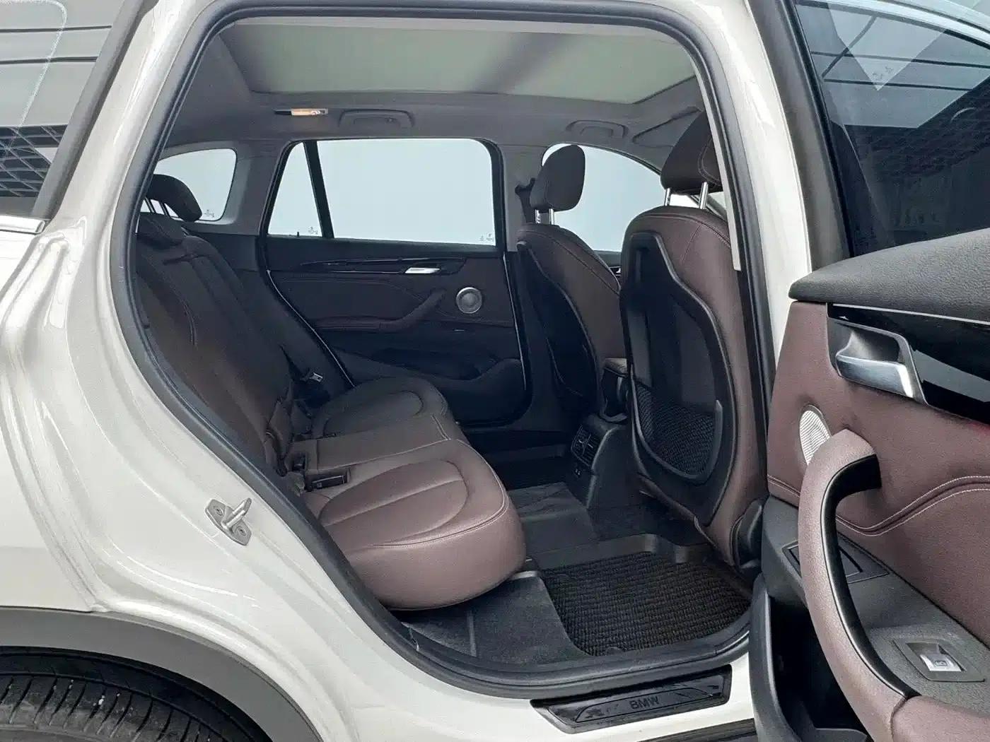 BMW X1 2022 sDrive20Li Premium — миниатюра 18