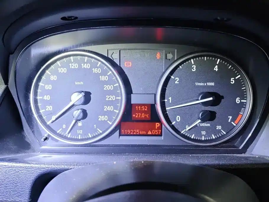 BMW X1 2015 sDrive18i Leading Upgrade Edition — миниатюра 14
