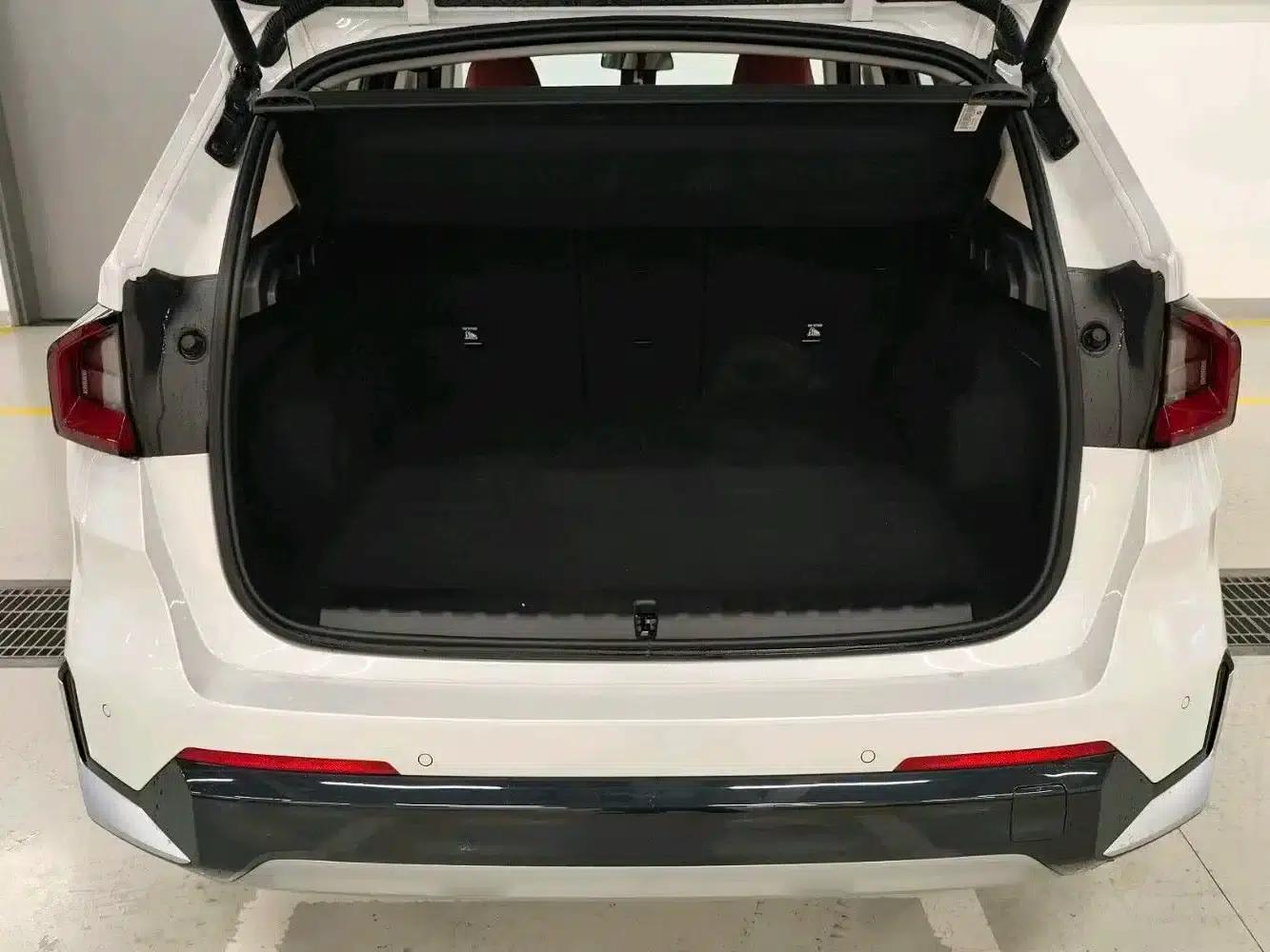 BMW X1 2025 sDrive25Li X Design Package — миниатюра 8