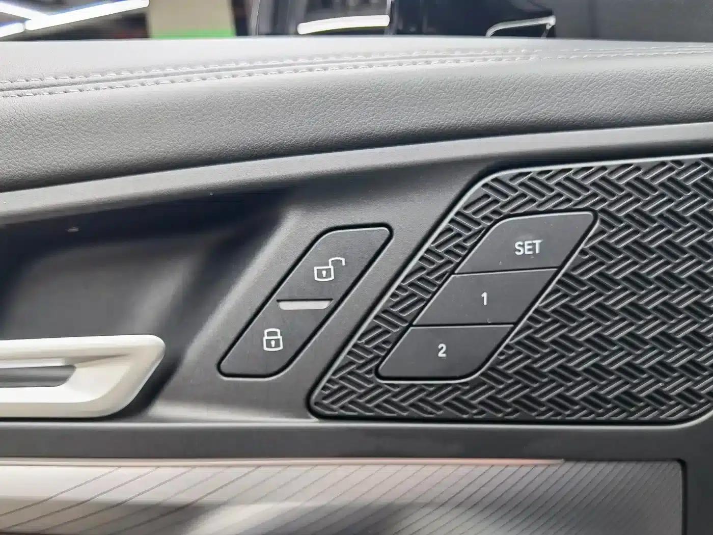 BMW X1 2023 sDrive25Li M Sport Package — миниатюра 13