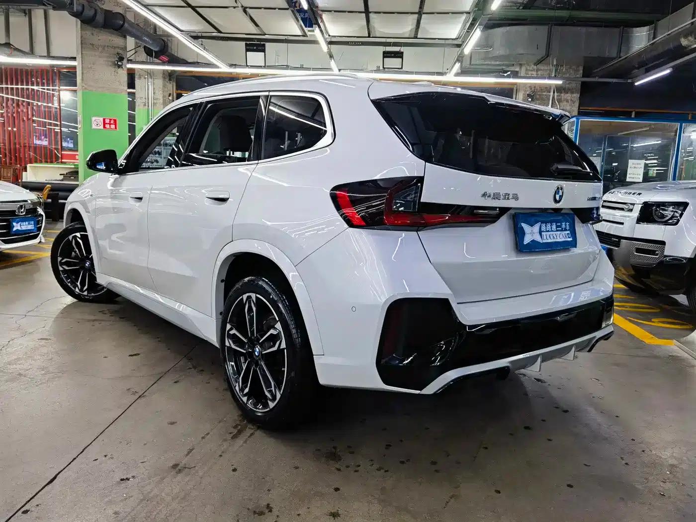BMW X1 2023 sDrive25Li M Sport Package — миниатюра 6