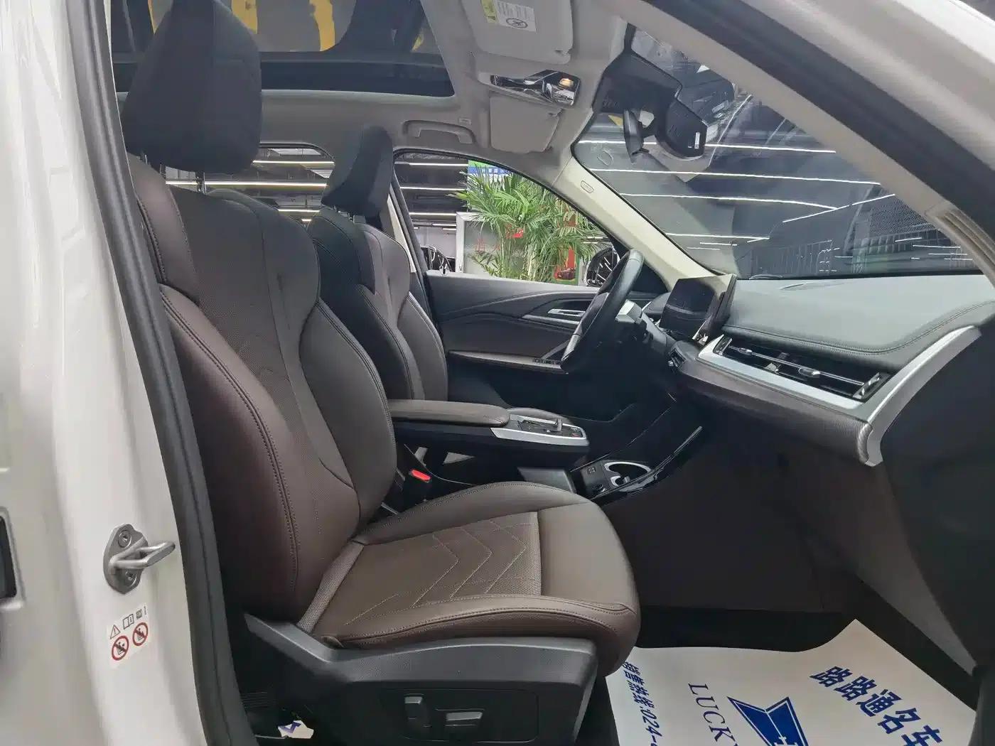 BMW X1 2023 sDrive25Li M Sport Package — миниатюра 8