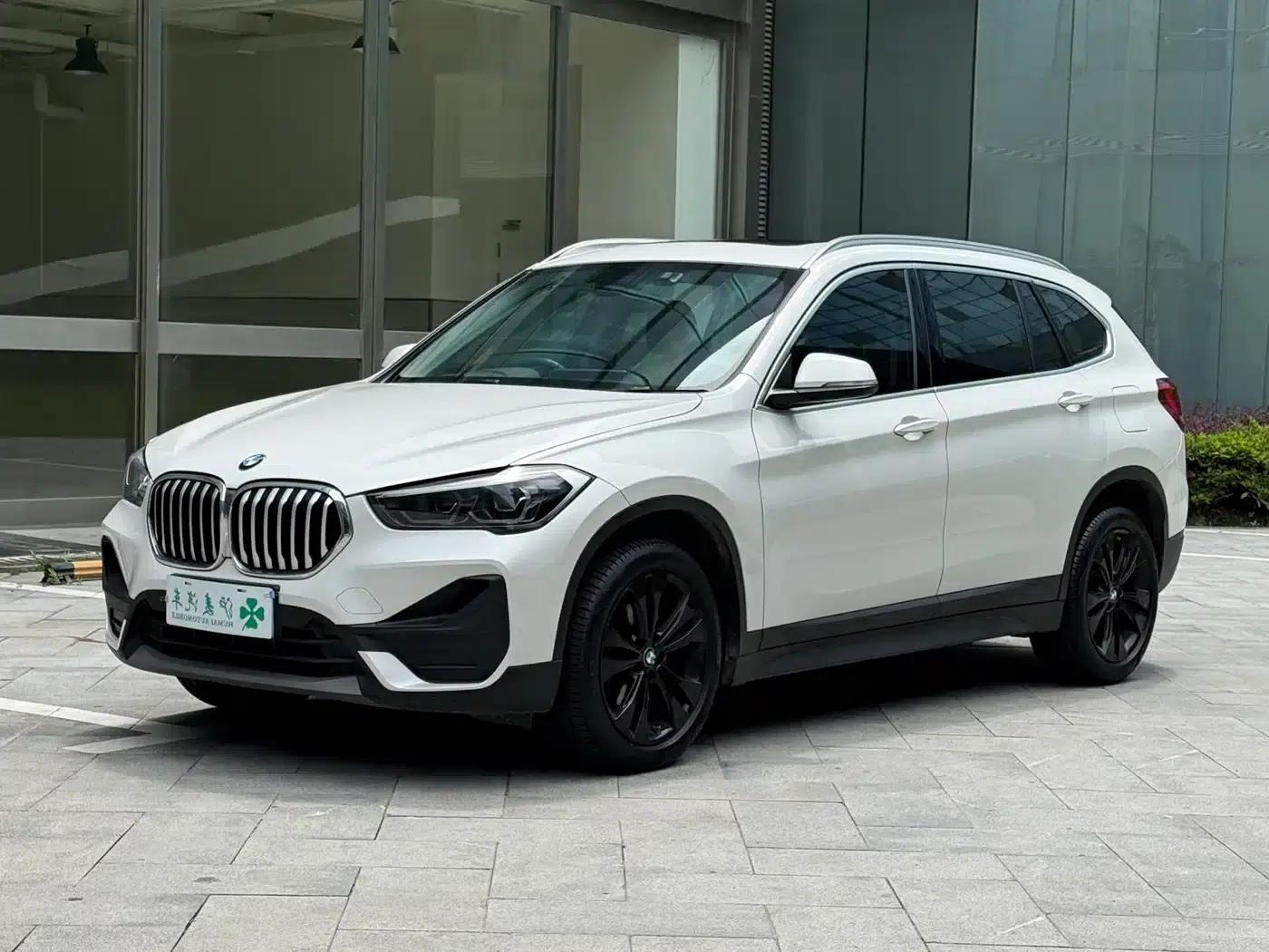 BMW X1 2021 sDrive20Li Fashion Edition — миниатюра 1