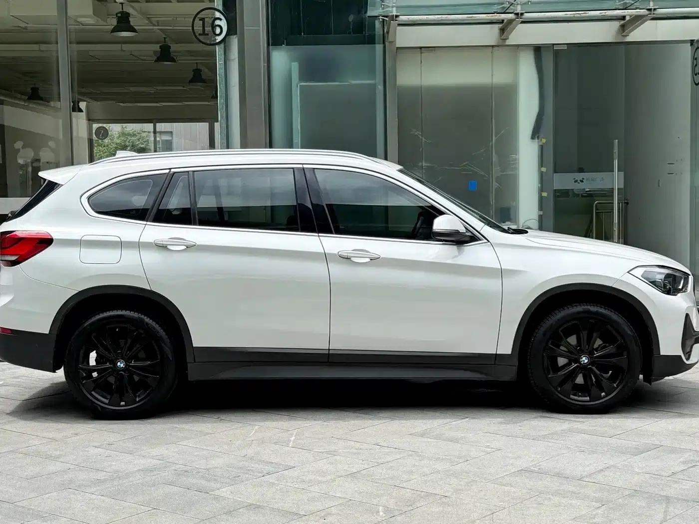 BMW X1 2021 sDrive20Li Fashion Edition — миниатюра 4