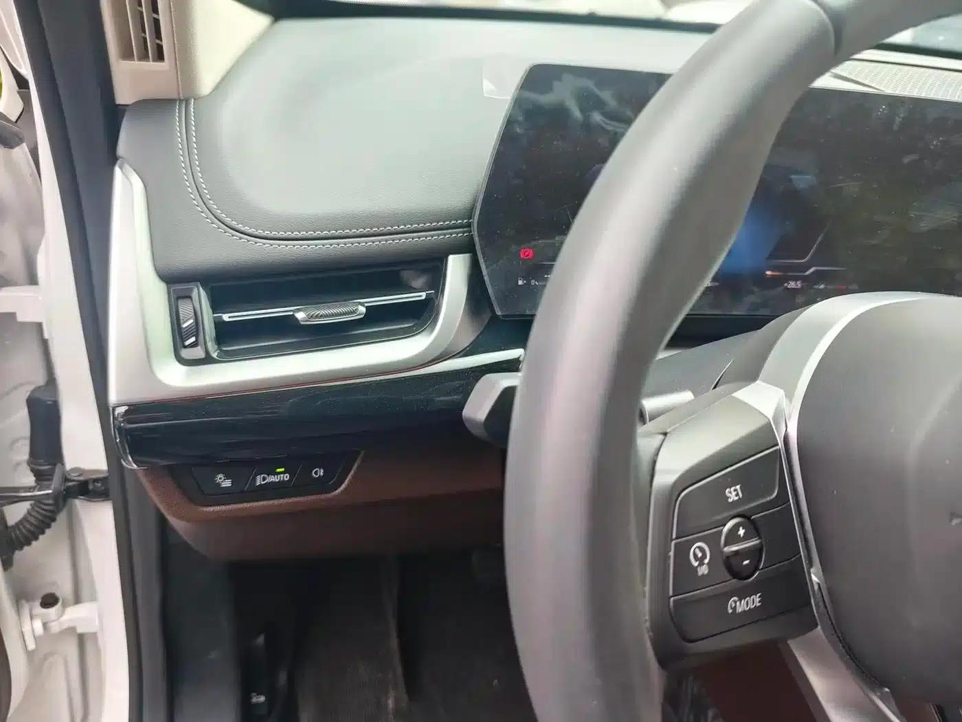 2023 BMW X1 sDrive20Li X Design Package — миниатюра 11