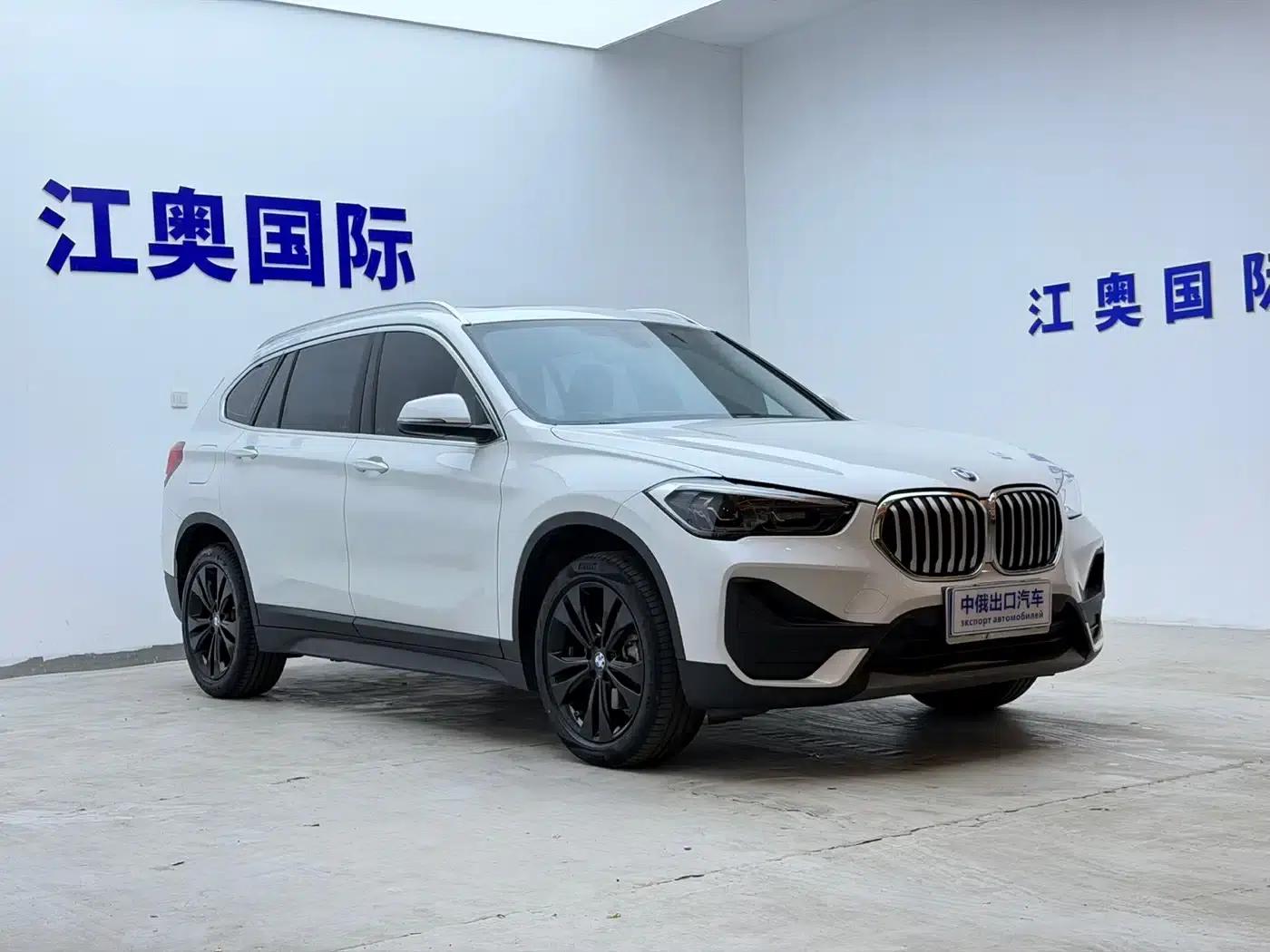 BMW X1 2021 sDrive20Li Fashion Edition — миниатюра 3