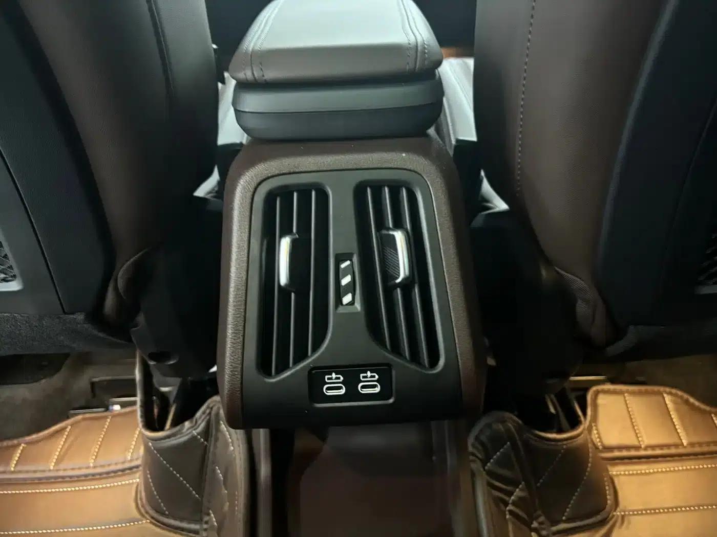 2023 BMW X1 sDrive20Li X Design Package — миниатюра 21