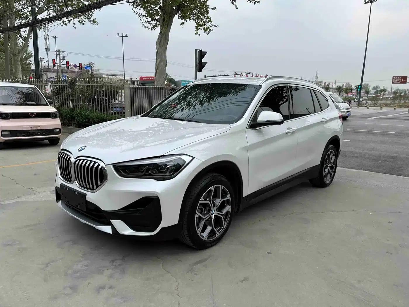 BMW X1 2022 sDrive25Li Leading Edition — миниатюра 1