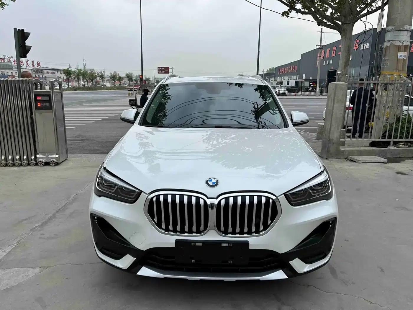 BMW X1 2022 sDrive25Li Leading Edition — миниатюра 2
