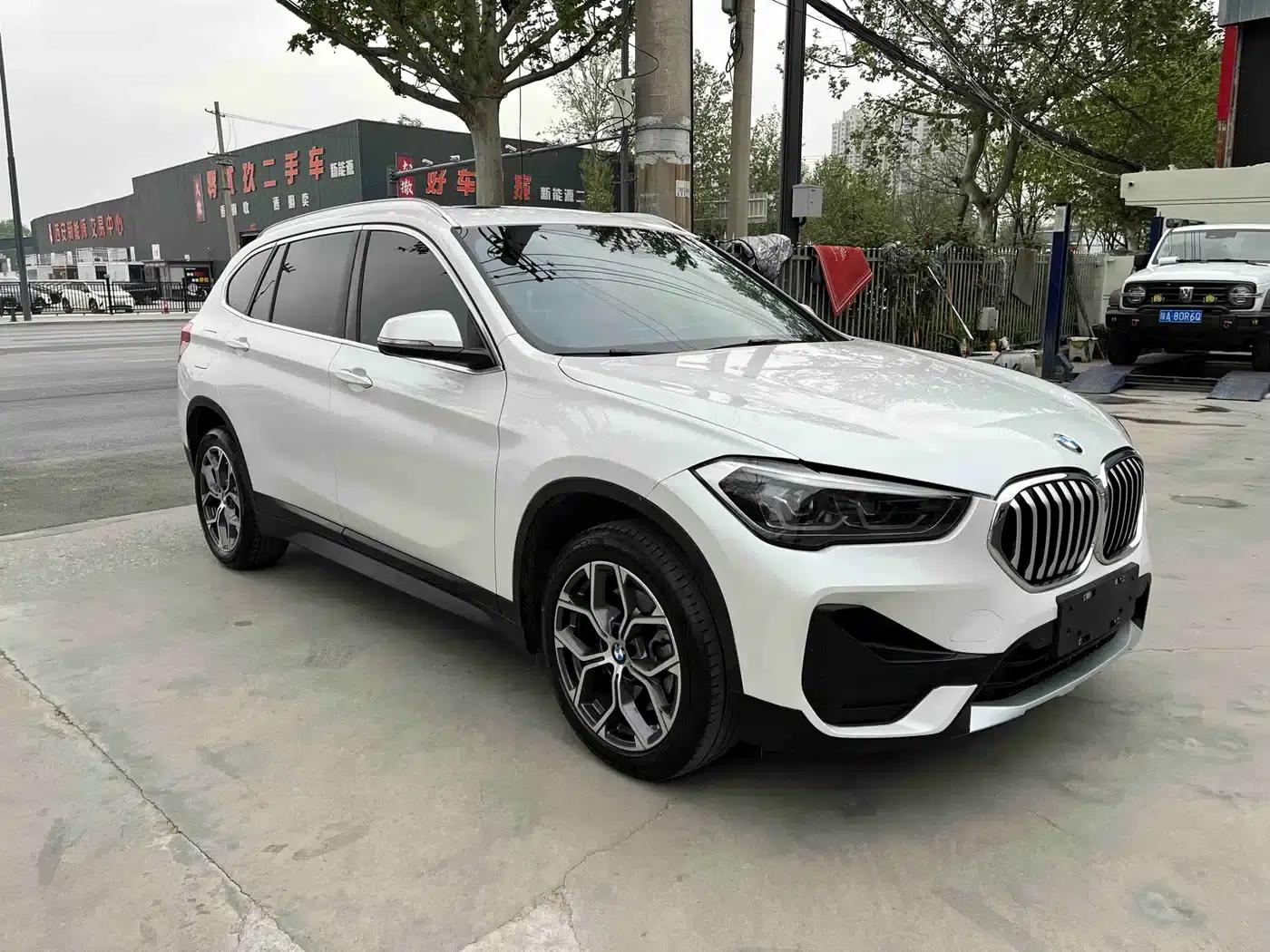 BMW X1 2022 sDrive25Li Leading Edition — миниатюра 3
