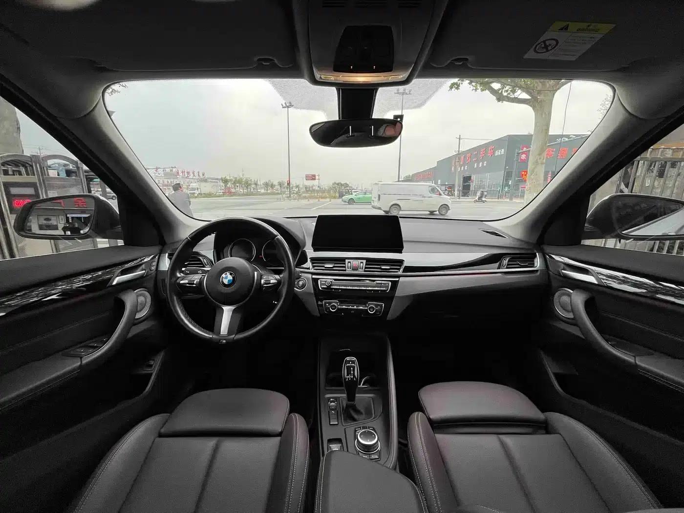 BMW X1 2022 sDrive25Li Leading Edition — миниатюра 4