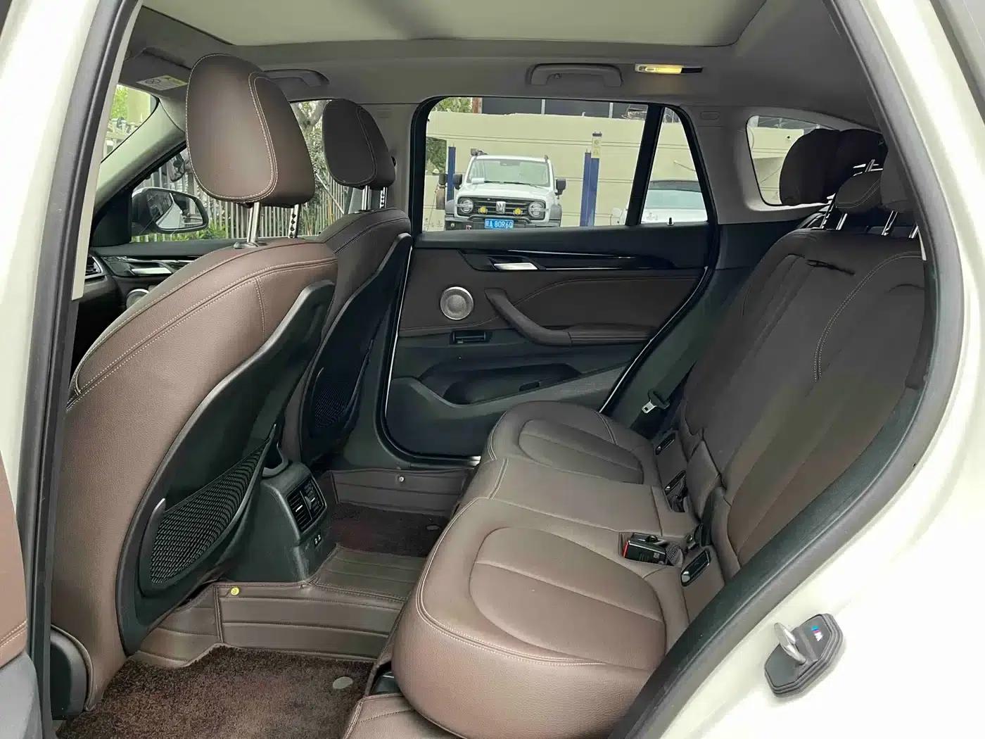 BMW X1 2022 sDrive25Li Leading Edition — миниатюра 6