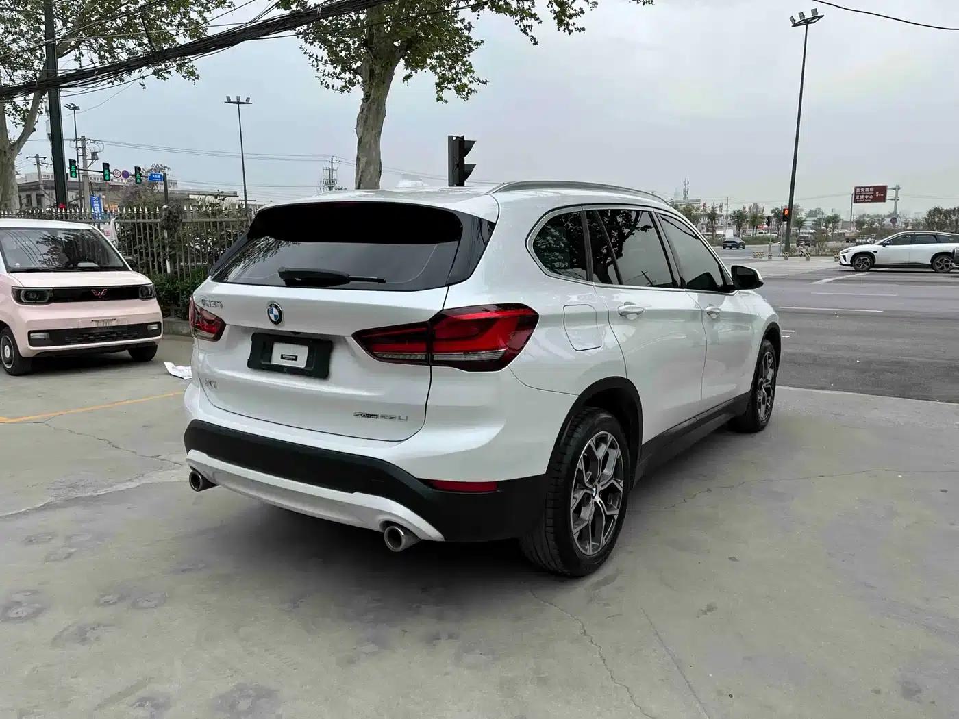 BMW X1 2022 sDrive25Li Leading Edition — миниатюра 7