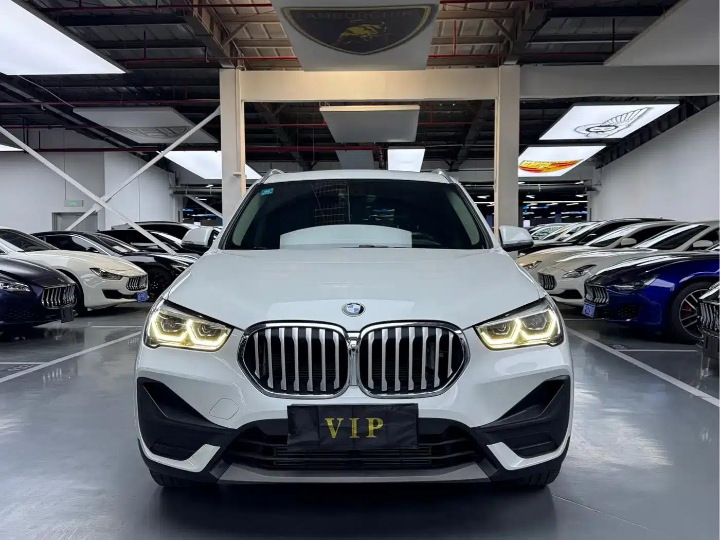 BMW X1 2022 sDrive25Li Leading Edition — миниатюра 2