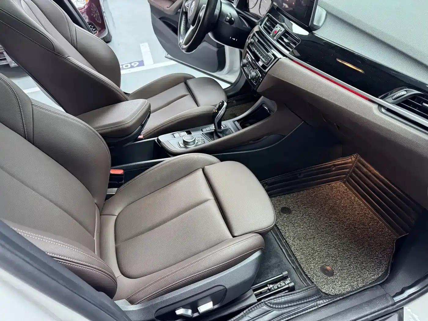 BMW X1 2022 sDrive25Li Leading Edition — миниатюра 11