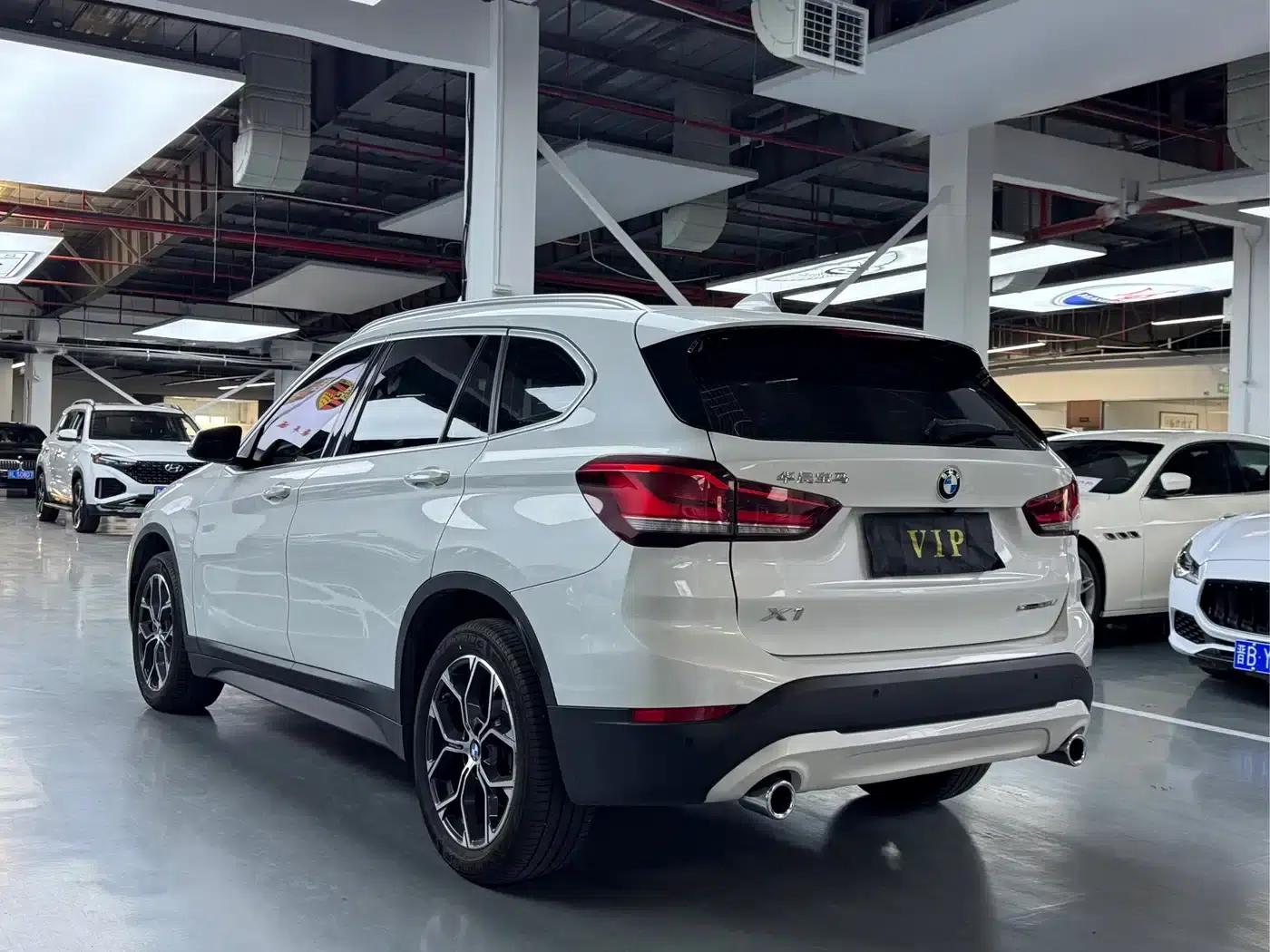 BMW X1 2022 sDrive25Li Leading Edition — миниатюра 16