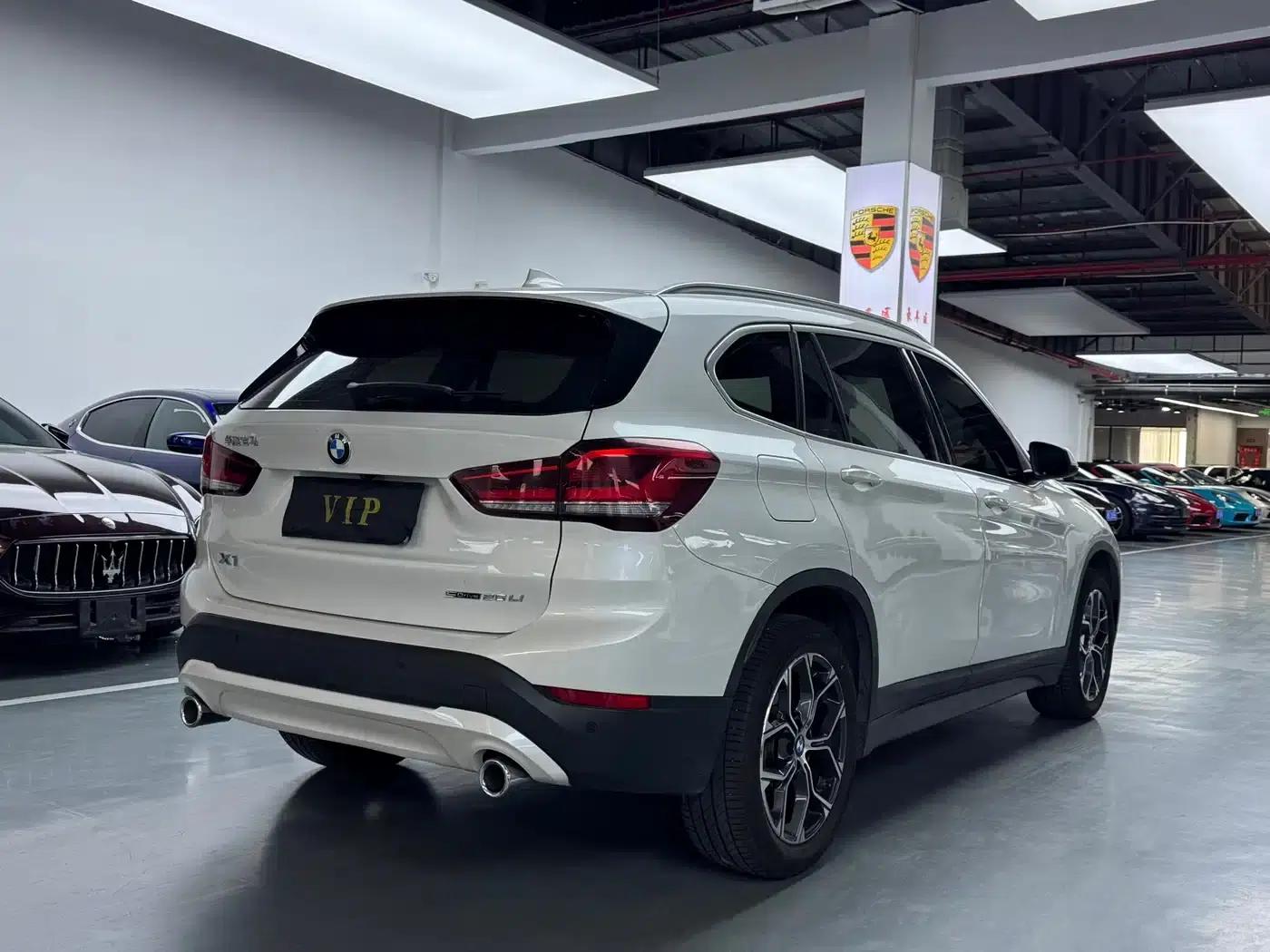 BMW X1 2022 sDrive25Li Leading Edition — миниатюра 18