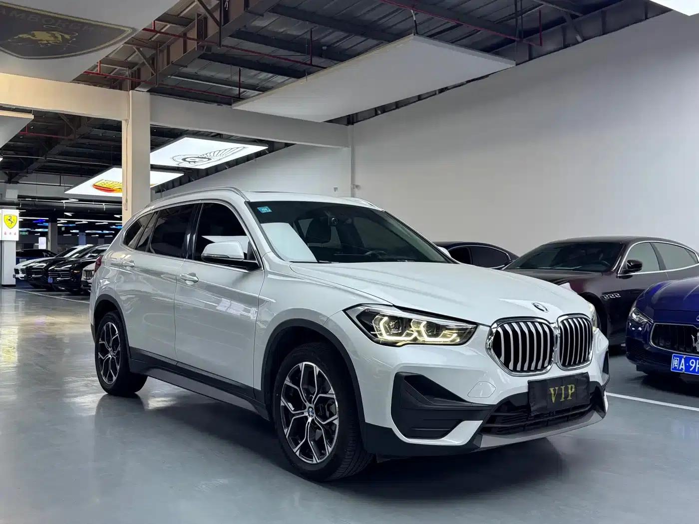 BMW X1 2022 sDrive25Li Leading Edition — миниатюра 3