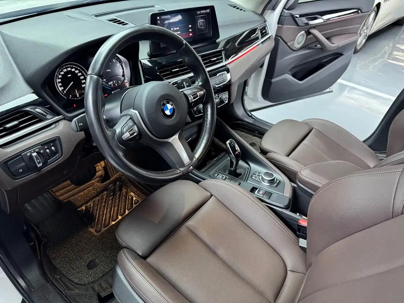 BMW X1 2022 sDrive25Li Leading Edition — миниатюра 6