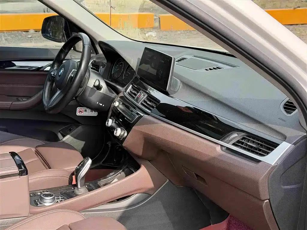 BMW X1 2022 sDrive25Li Leading Edition — миниатюра 12