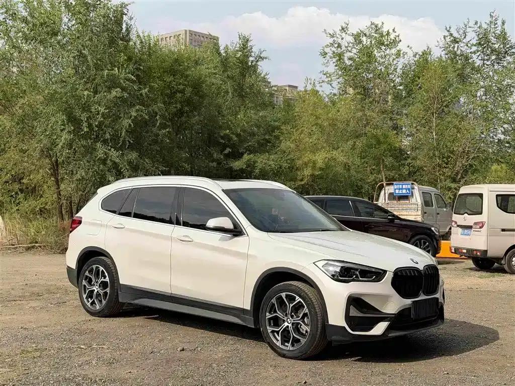 BMW X1 2022 sDrive25Li Leading Edition — миниатюра 3