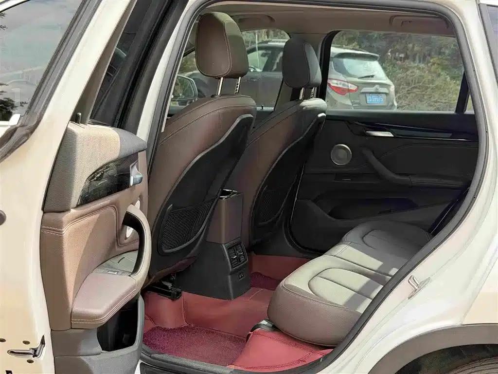 BMW X1 2022 sDrive25Li Leading Edition — миниатюра 8