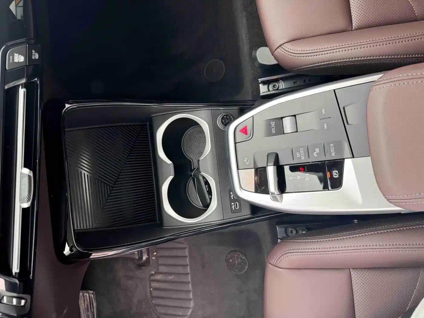 2023 BMW X1 sDrive20Li X Design Package — миниатюра 9