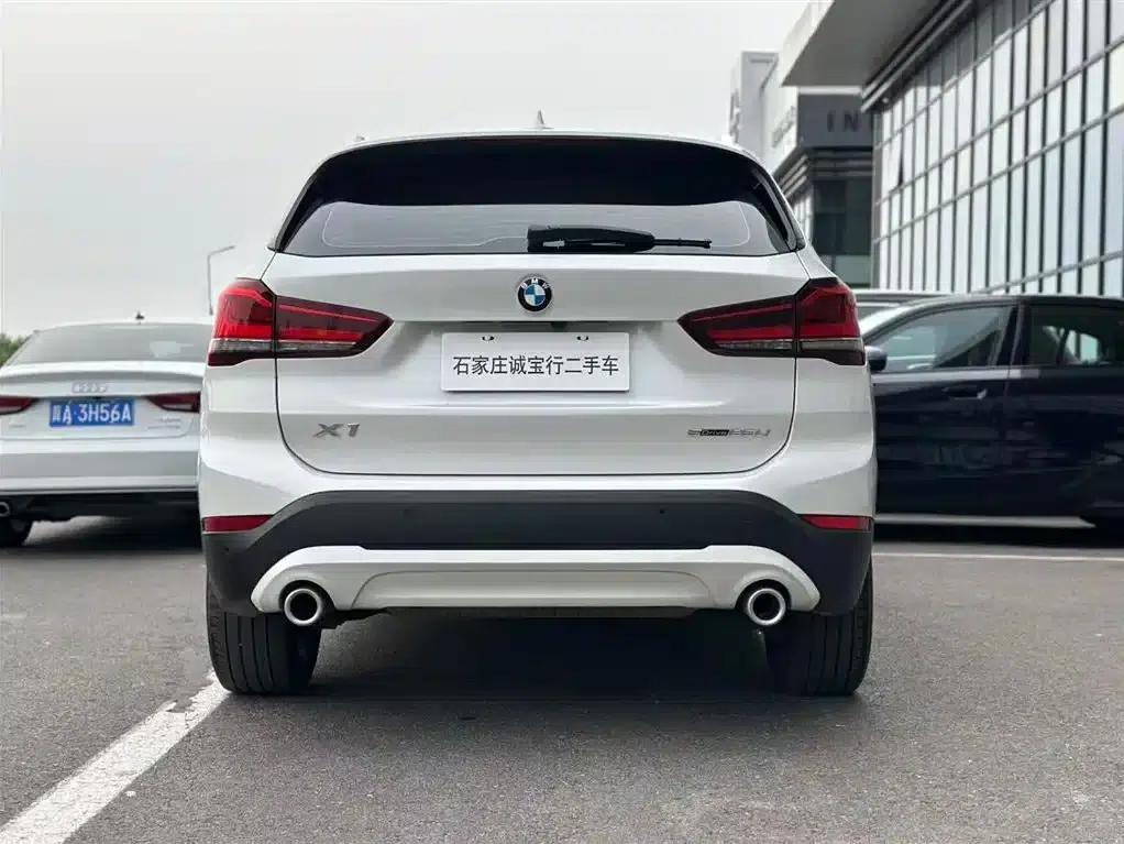 BMW X1 2022 sDrive25Li Leading Edition — миниатюра 13