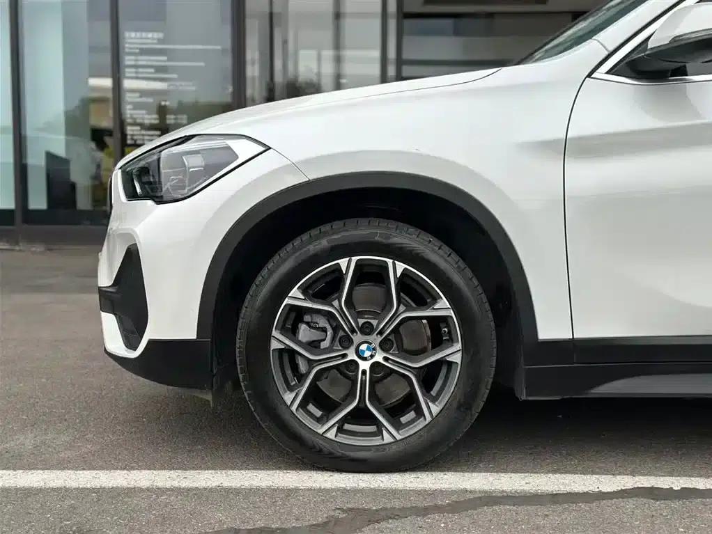 BMW X1 2022 sDrive25Li Leading Edition — миниатюра 5