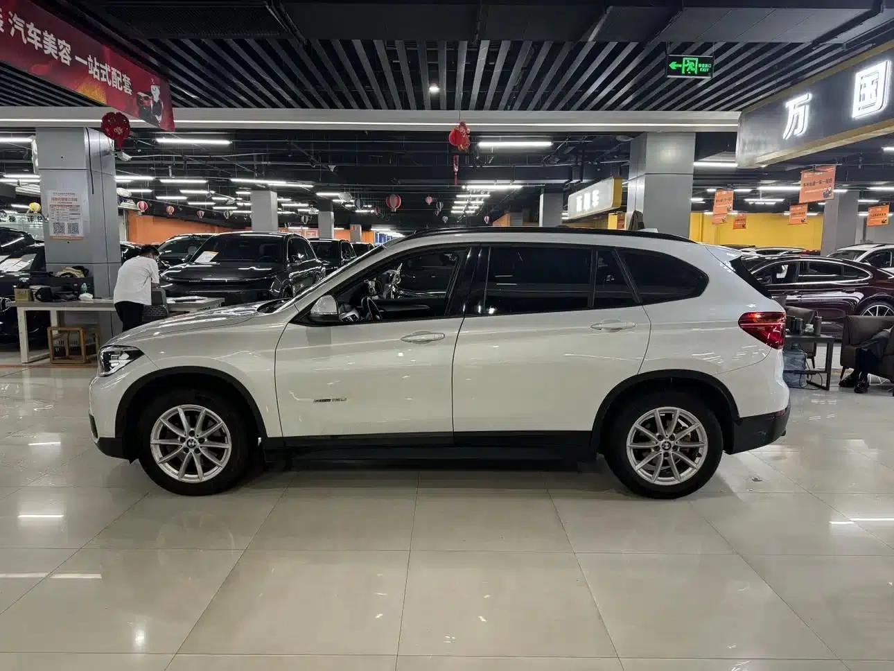 BMW X1 2016 sDrive18Li Fashion Edition — миниатюра 3