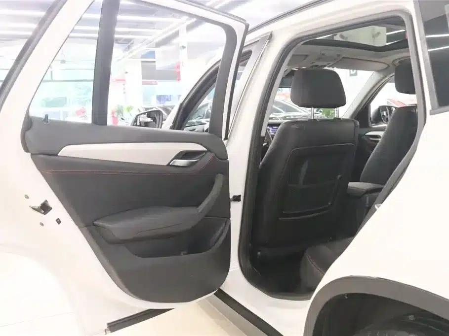 BMW X1 2014 sDrive18i Fashion Edition — миниатюра 15