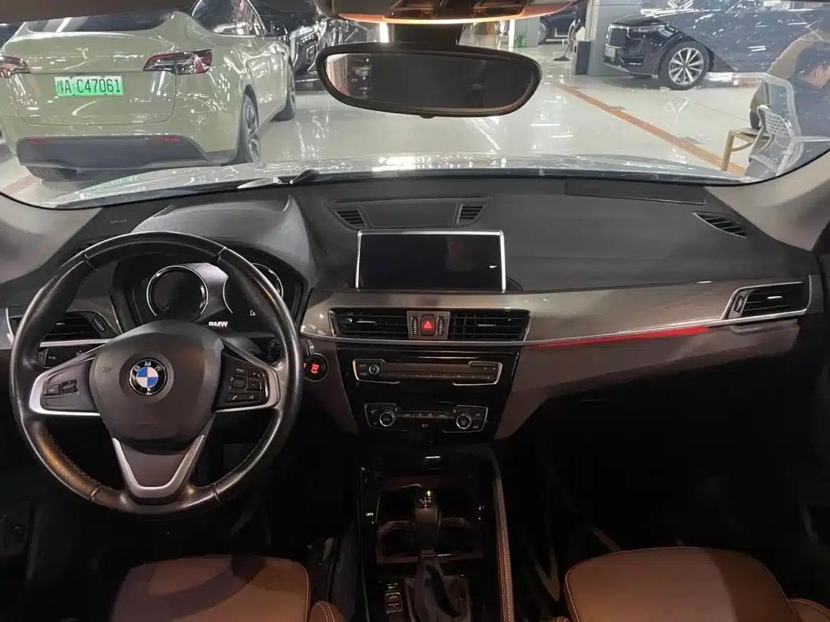 BMW X1 2019 xDrive20Li Premium — миниатюра 6