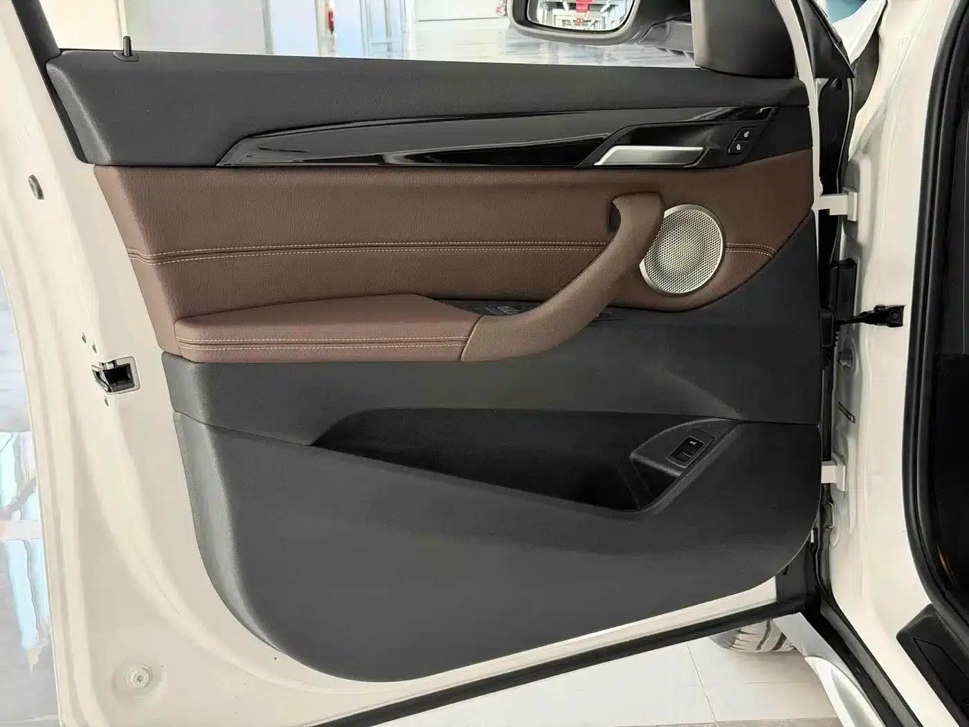 BMW X1 2022 sDrive20Li Fashion Edition — миниатюра 9