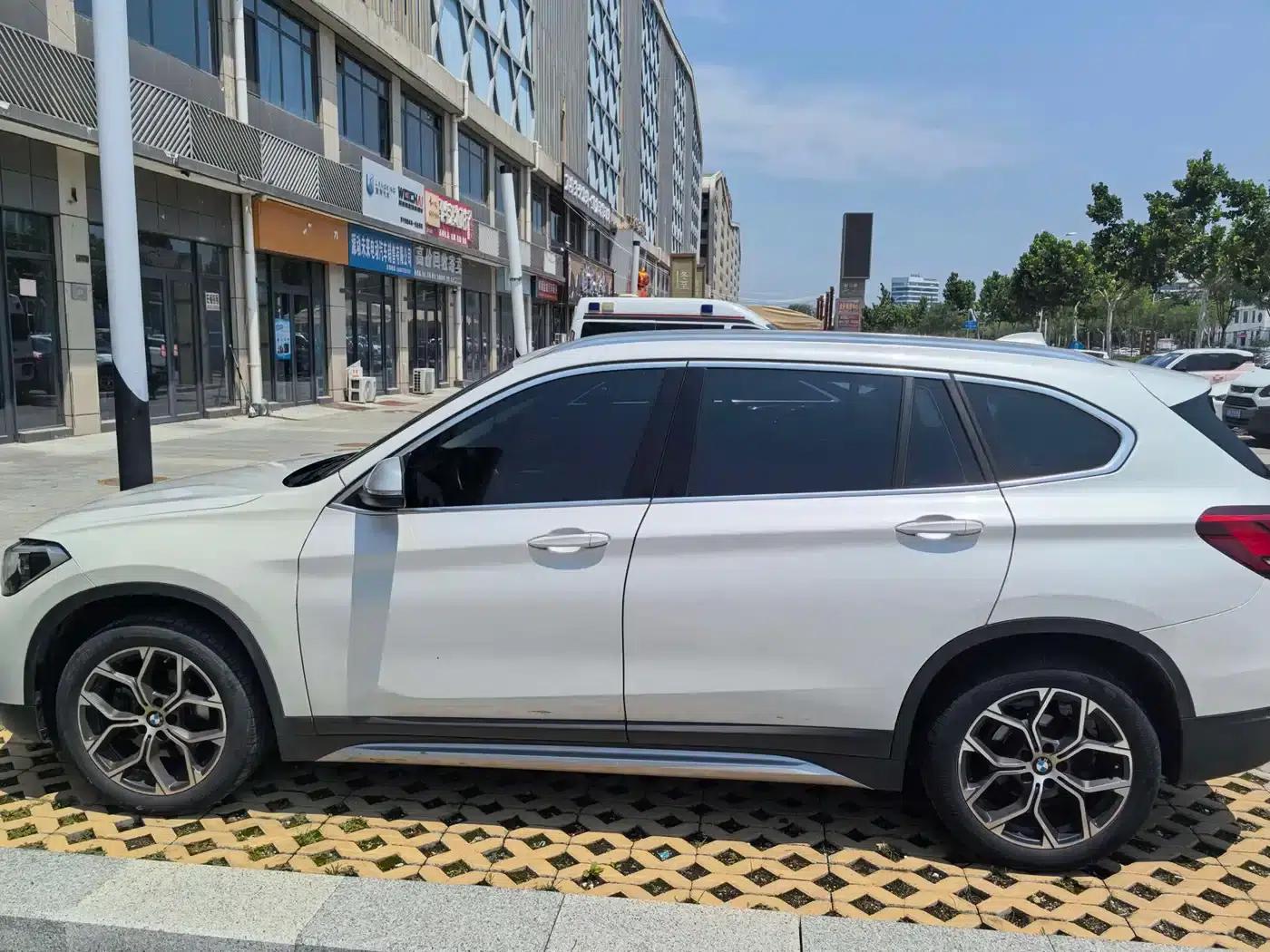 BMW X1 2022 sDrive20Li Premium — миниатюра 6