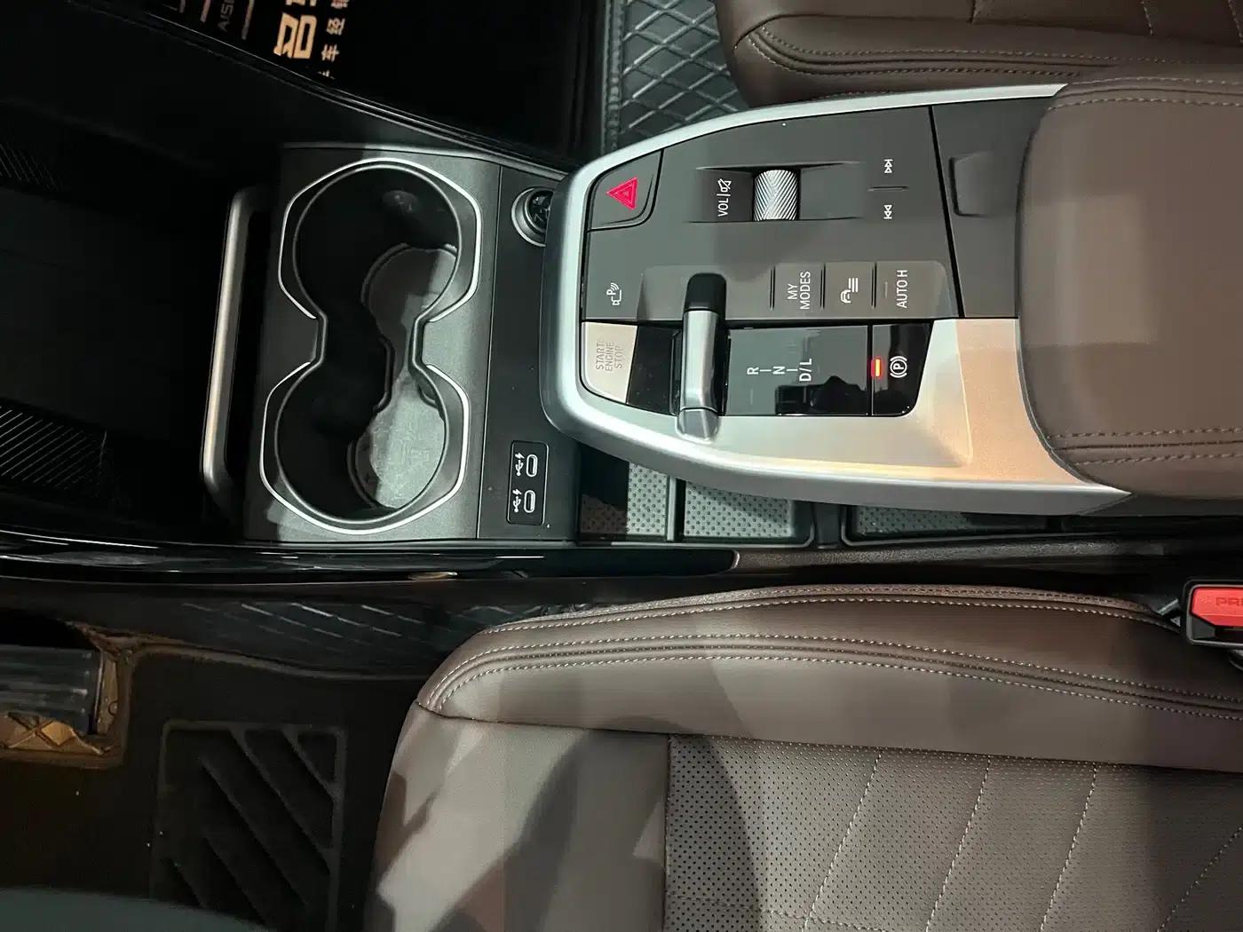 2024 BMW X1 sDrive25Li X Design Package — миниатюра 10