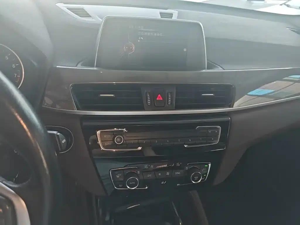 BMW X1 2018 sDrive18Li Premium — миниатюра 13