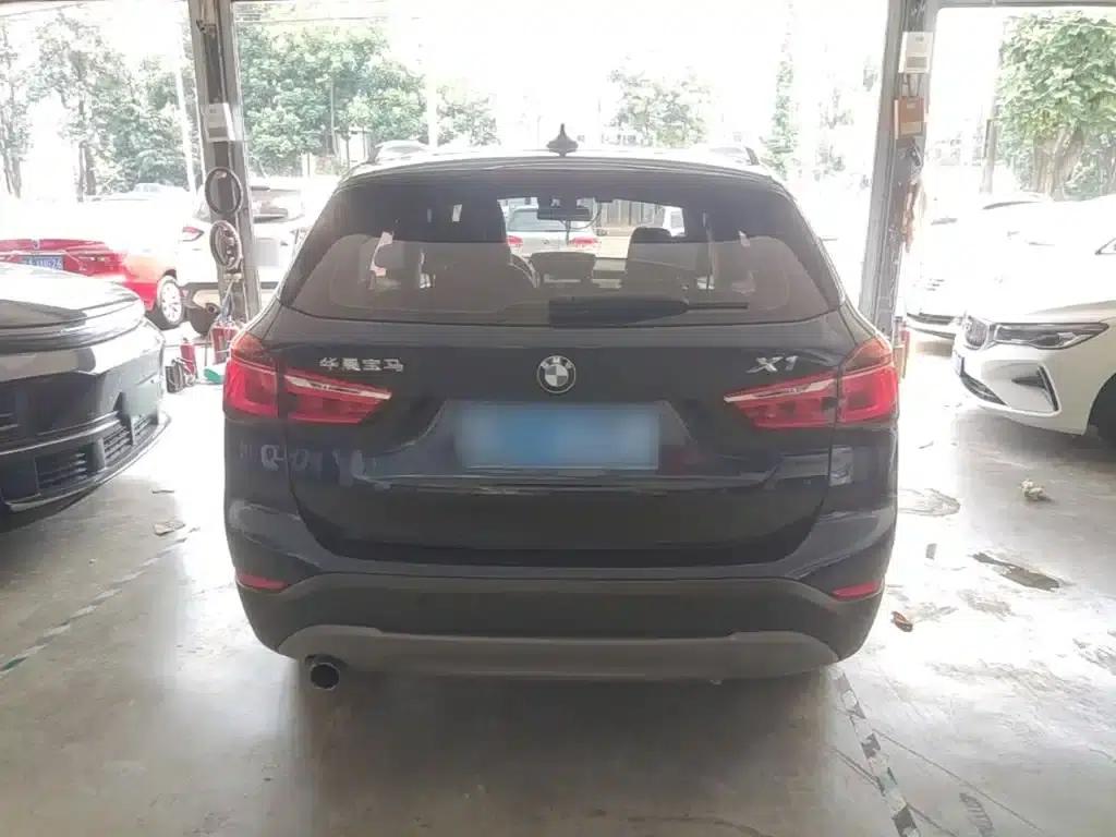 BMW X1 2016 sDrive18Li Premium — миниатюра 6