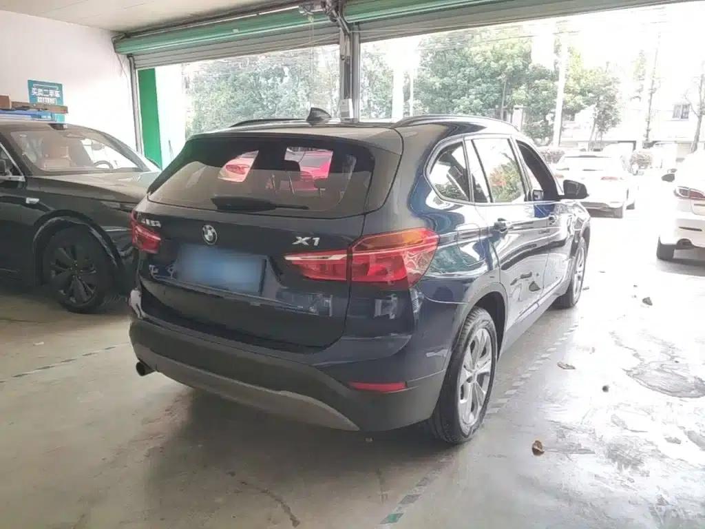 BMW X1 2016 sDrive18Li Premium — миниатюра 7