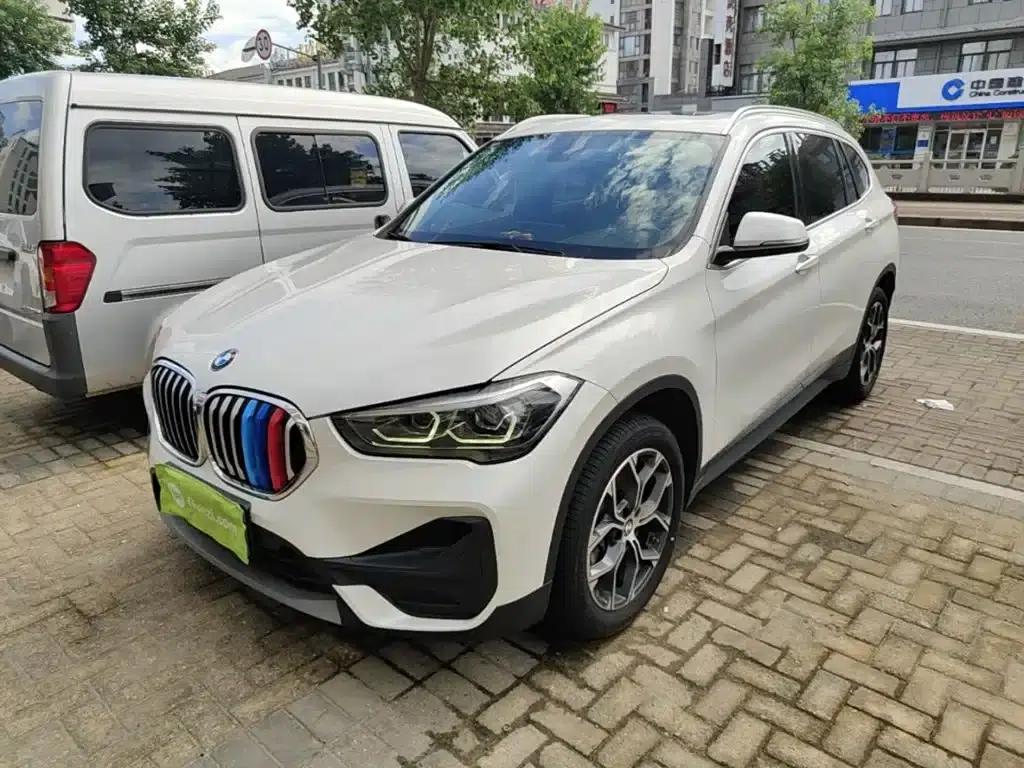 BMW X1 2020 sDrive25Li Leading Edition — миниатюра 1