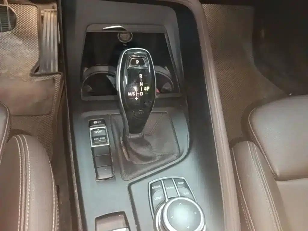 BMW X1 2020 sDrive25Li Leading Edition — миниатюра 14