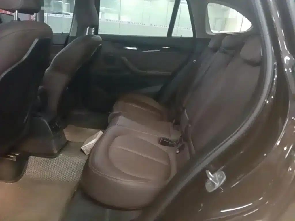 BMW X1 2020 sDrive25Li Leading Edition — миниатюра 17