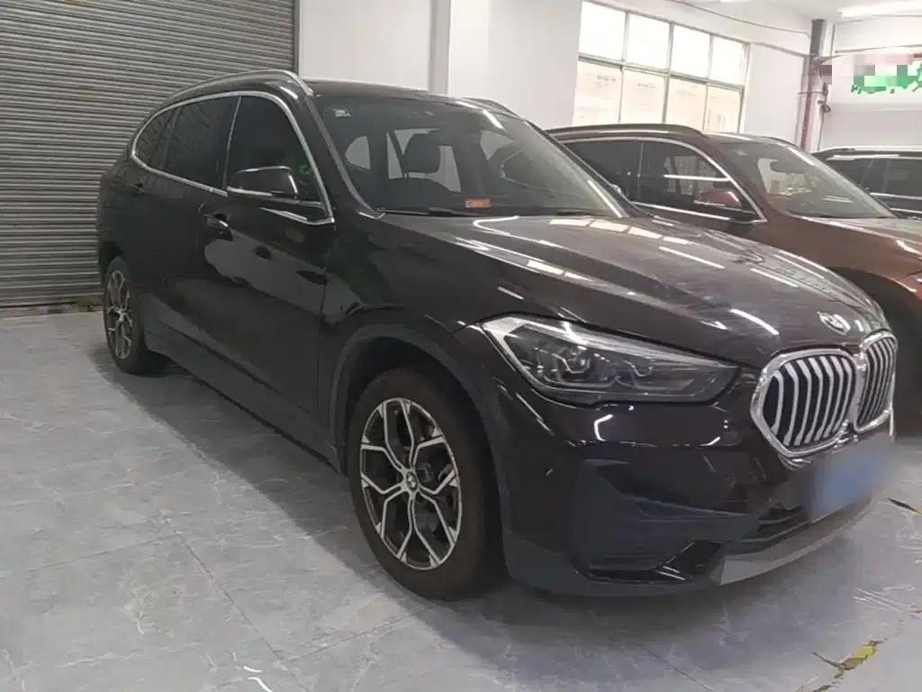 BMW X1 2020 sDrive25Li Leading Edition — миниатюра 4