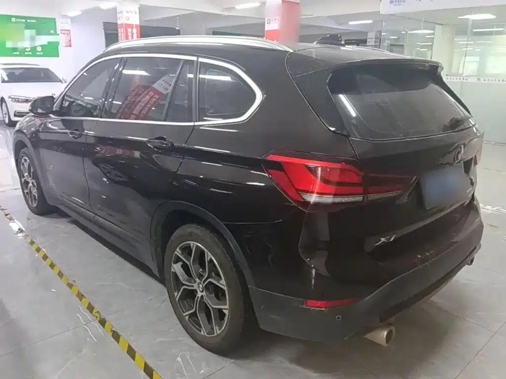 BMW X1 2020 sDrive25Li Leading Edition — миниатюра 5