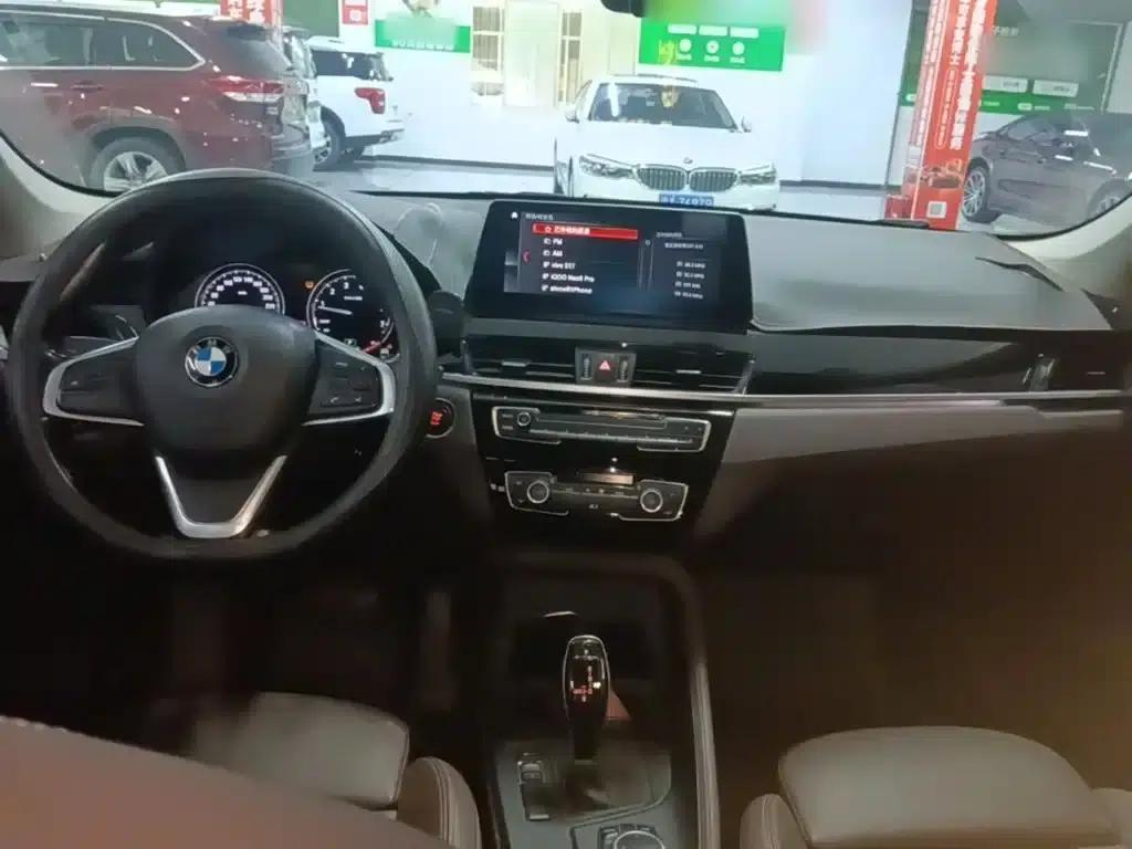 BMW X1 2020 sDrive25Li Leading Edition — миниатюра 10