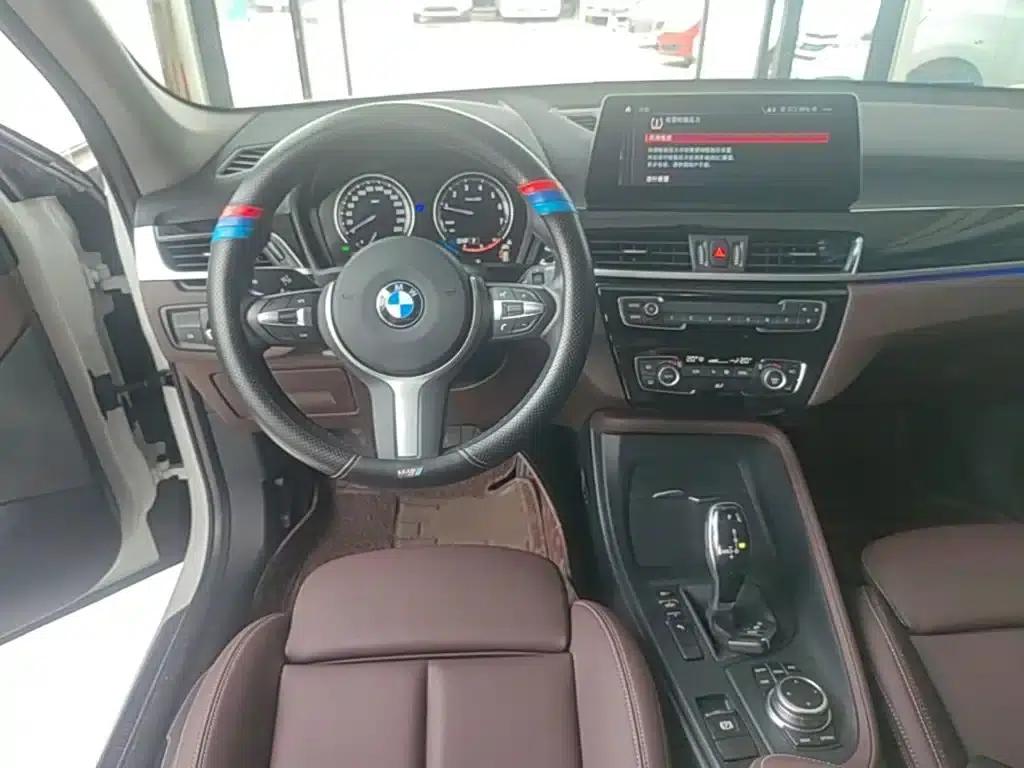 BMW X1 2022 sDrive25Li Leading Edition — миниатюра 11