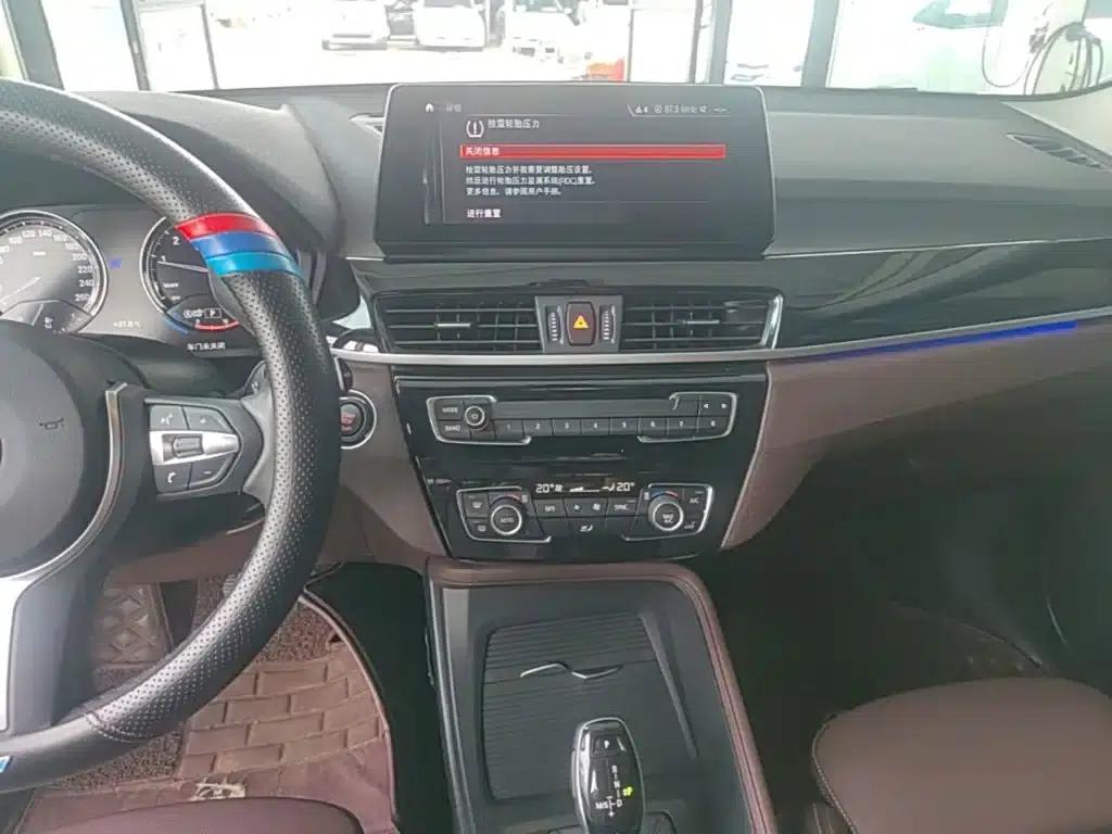 BMW X1 2022 sDrive25Li Leading Edition — миниатюра 13
