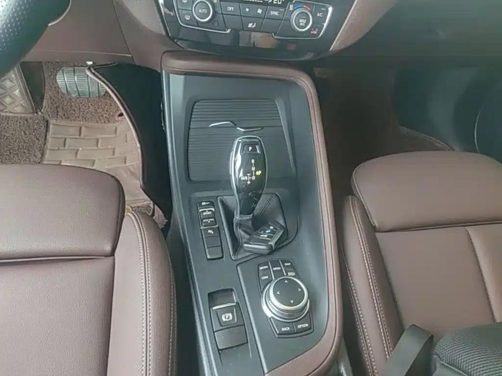 BMW X1 2022 sDrive25Li Leading Edition — миниатюра 14