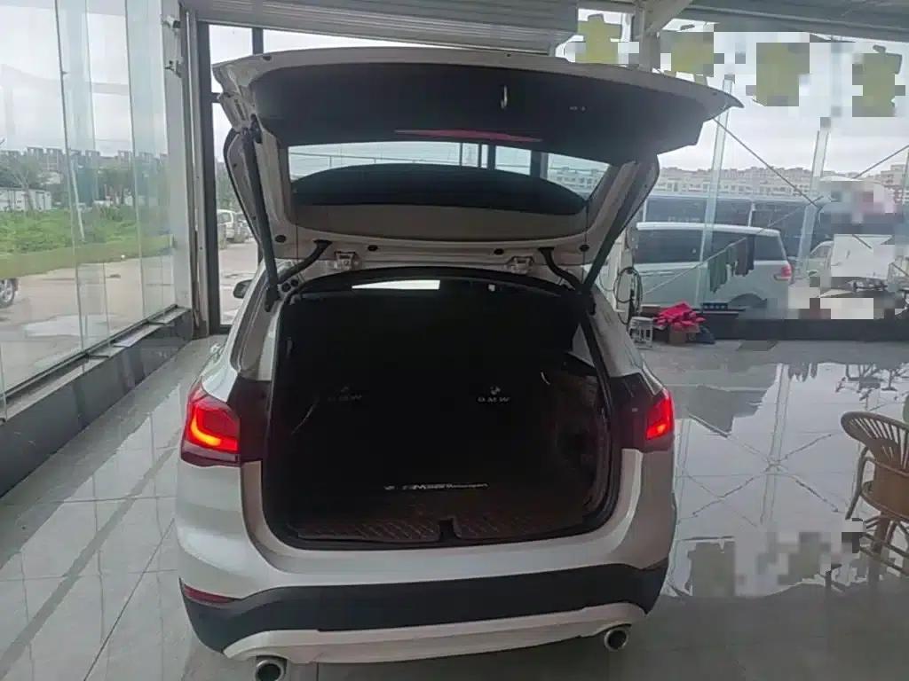 BMW X1 2022 sDrive25Li Leading Edition — миниатюра 19