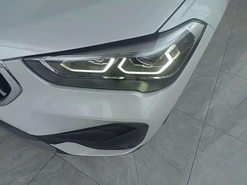 BMW X1 2022 sDrive25Li Leading Edition — миниатюра 24